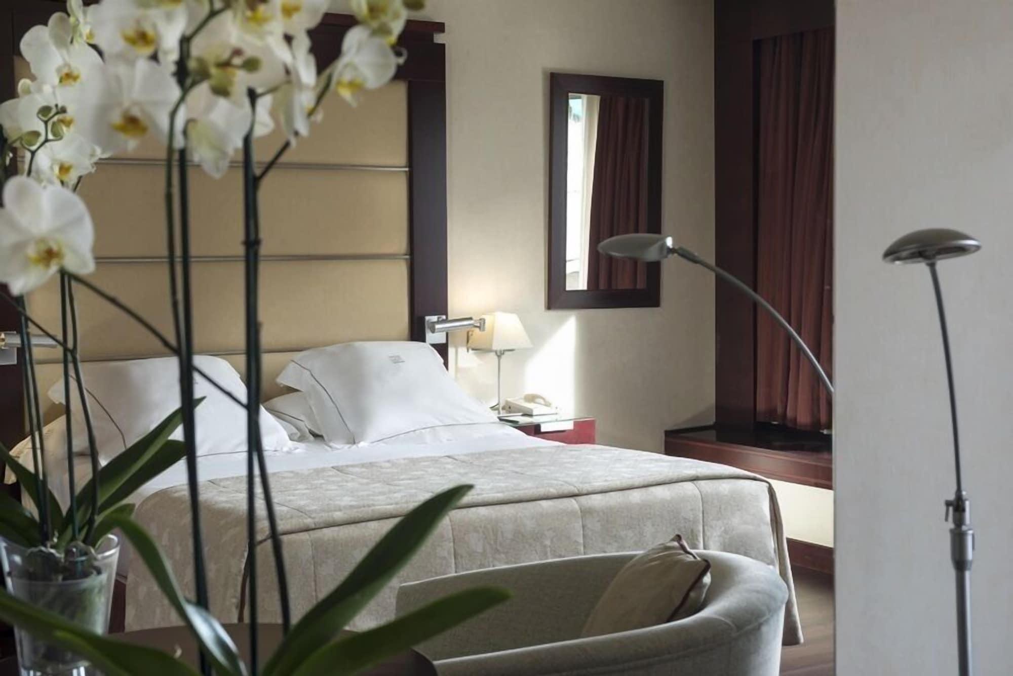 Hotel Andalucia Center Granada Ngoại thất bức ảnh
